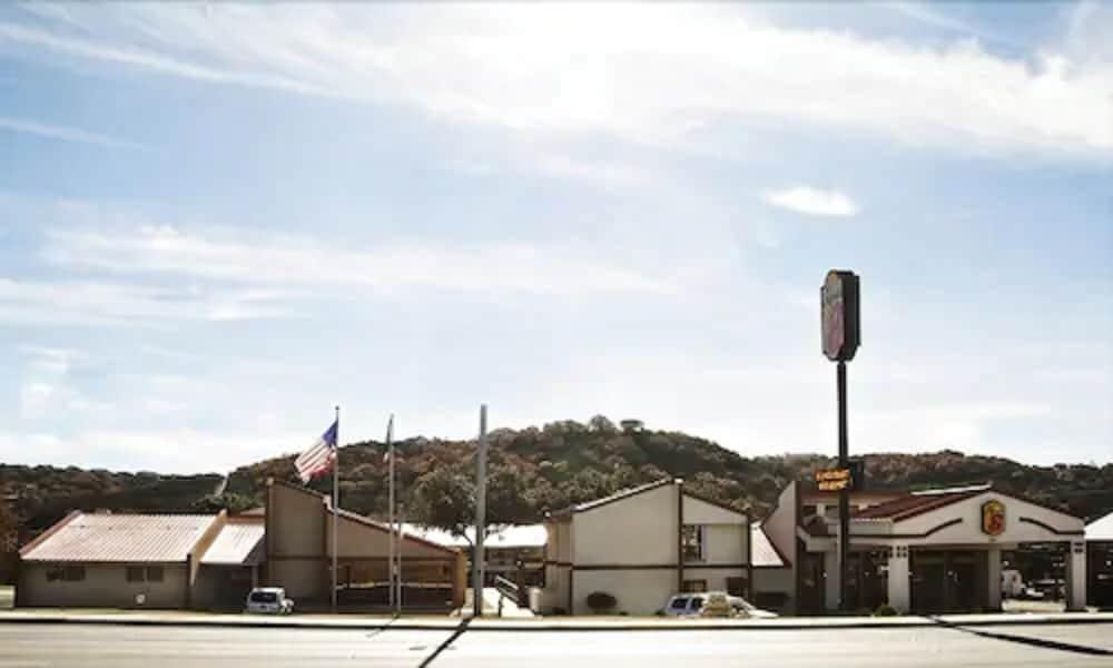Super 8 By Wyndham Kerrville Tx Ngoại thất bức ảnh
