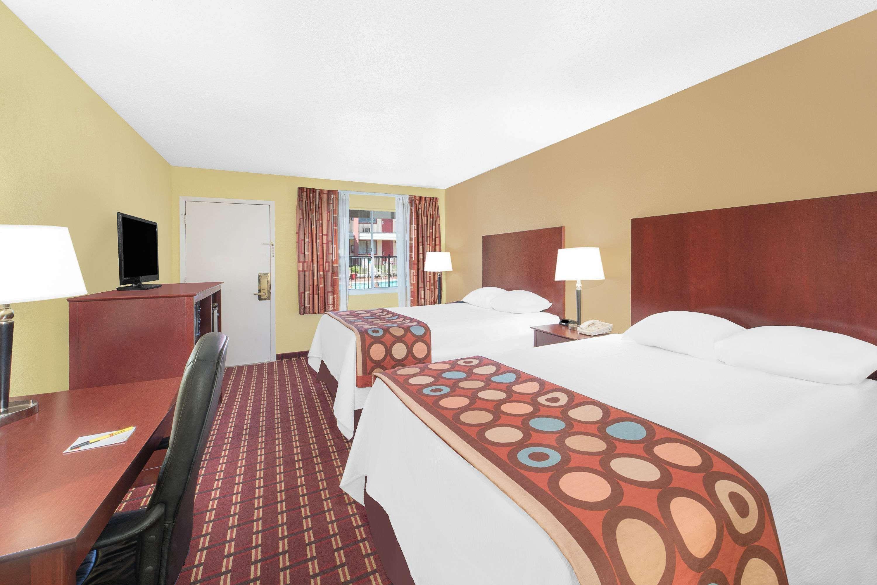 Super 8 By Wyndham Kerrville Tx Ngoại thất bức ảnh