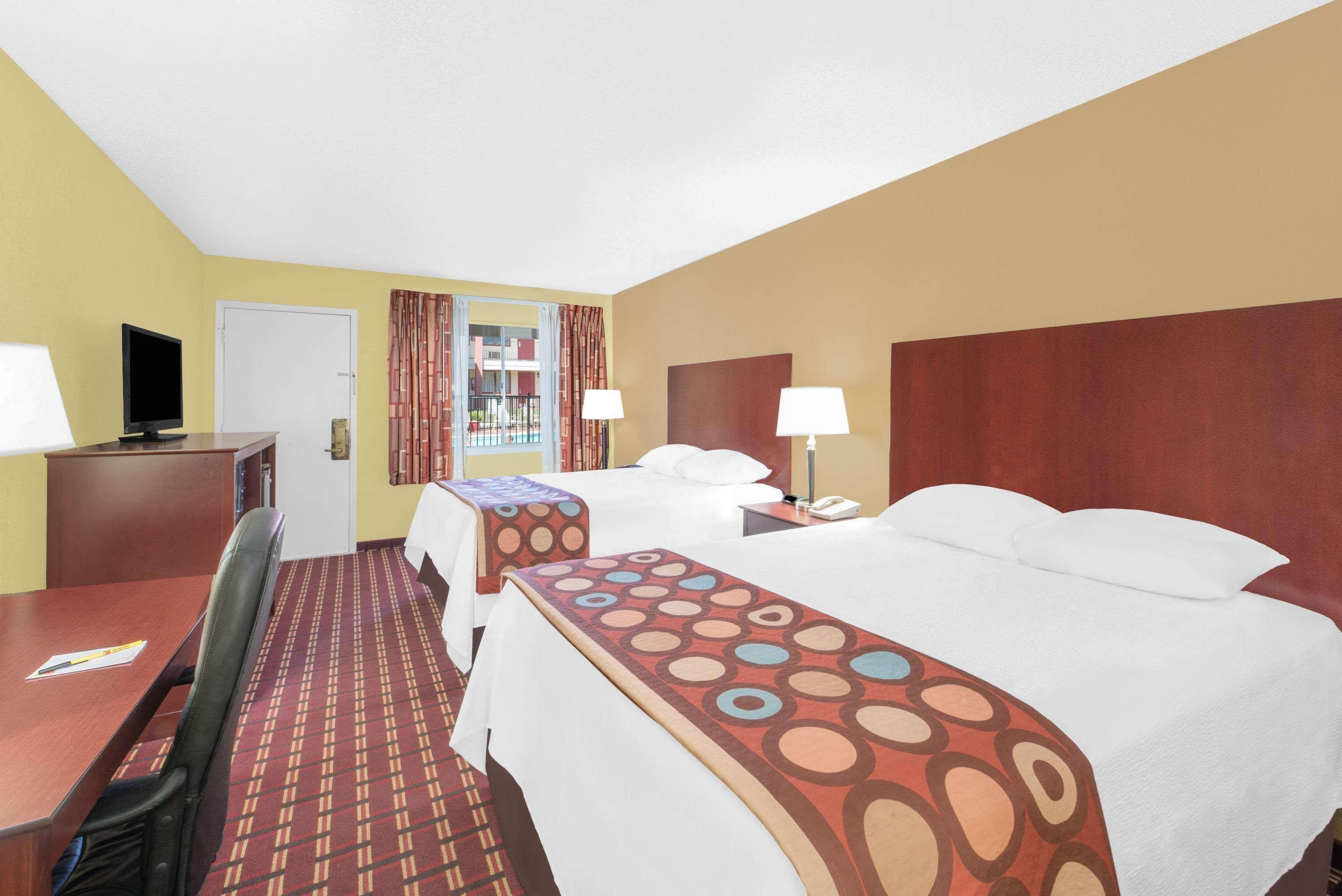 Super 8 By Wyndham Kerrville Tx Ngoại thất bức ảnh