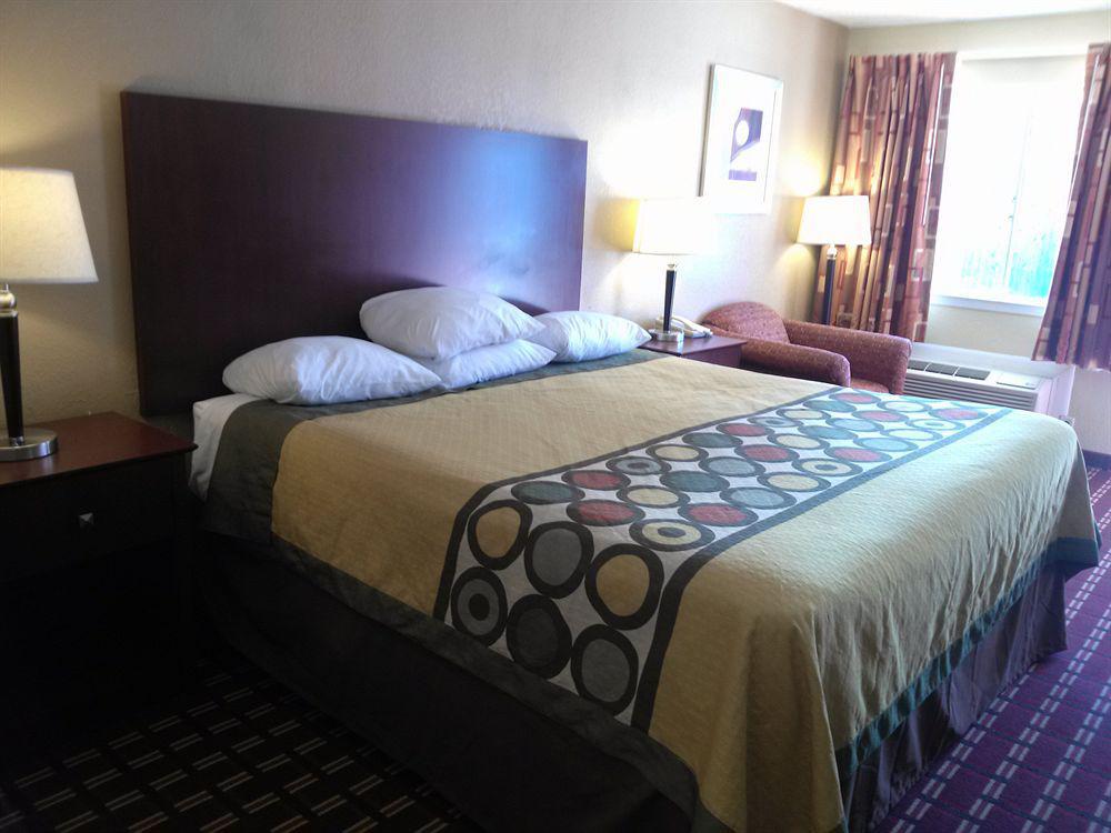 Super 8 By Wyndham Kerrville Tx Ngoại thất bức ảnh